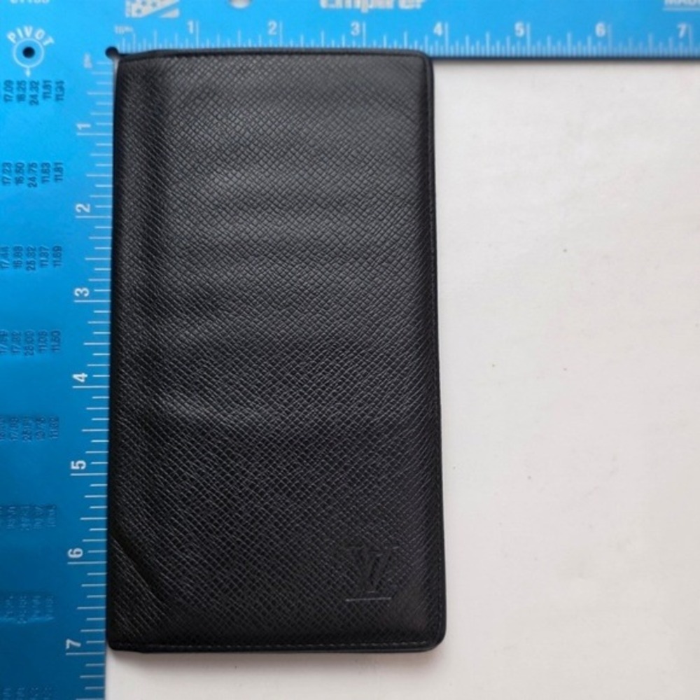 Louis Vuitton Brazza Taiga Wallet long Bifold Leather Black Slim - Picture 16 of 16